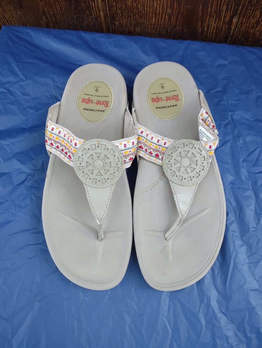 Skechers Tone-ups thong sandals Women's 9